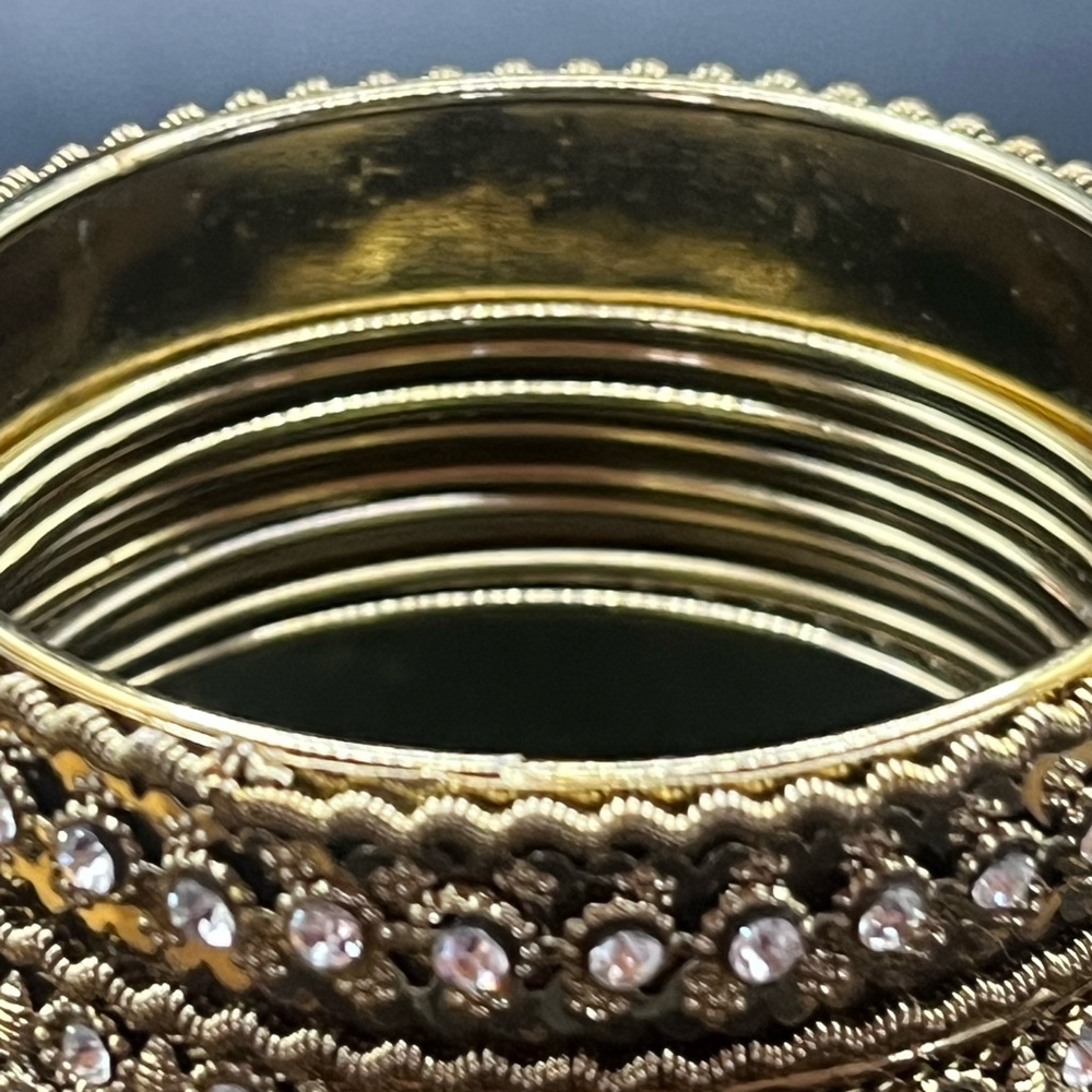 Bracelets - Picture 13 of 13